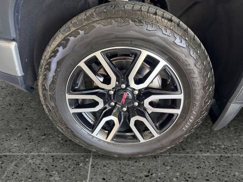 Used 2024 GMC Sierra 1500 AT4 w/ Technology Package AWD/4WD image 28