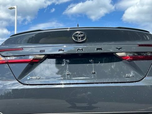 Used 2025 Toyota Camry SE w/ Convenience Package FWD image 14