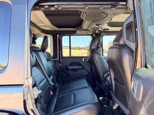 Used 2023 Jeep Wrangler Unlimited Sahara AWD/4WD image 15