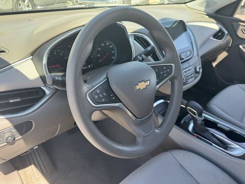 Used 2021 Chevrolet Malibu LT FWD image 22