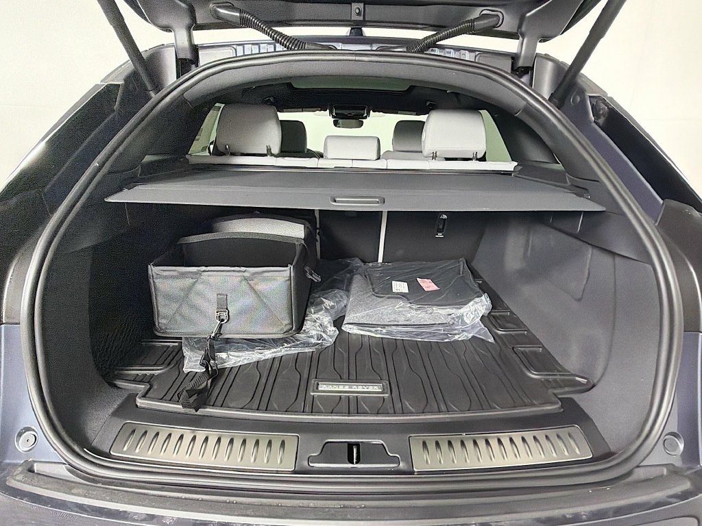 New 2026 Land Rover Range Rover Velar S AWD/4WD image 28