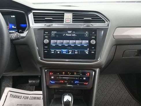 Used 2022 Volkswagen Tiguan SE AWD/4WD image 19