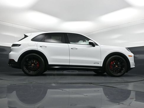 New 2026 Porsche Cayenne GTS AWD/4WD image 30