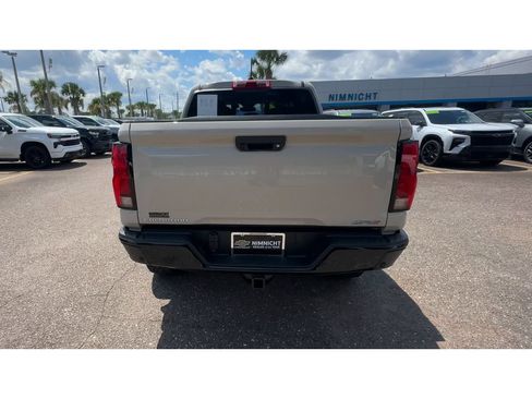 Used 2026 Chevrolet Colorado ZR2 w/ Technology Package AWD/4WD image 3