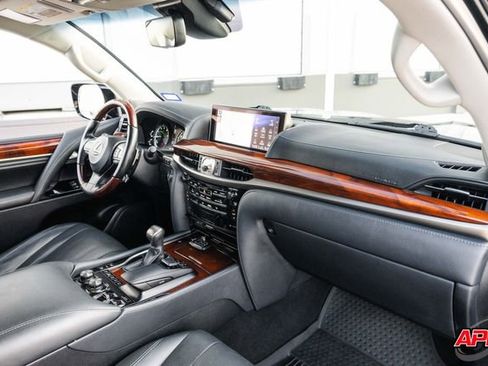 Used 2021 Lexus LX 570 4WD w/ Luxury Package image 22