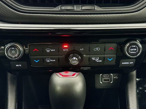 Used 2024 Jeep Compass Trailhawk image 18