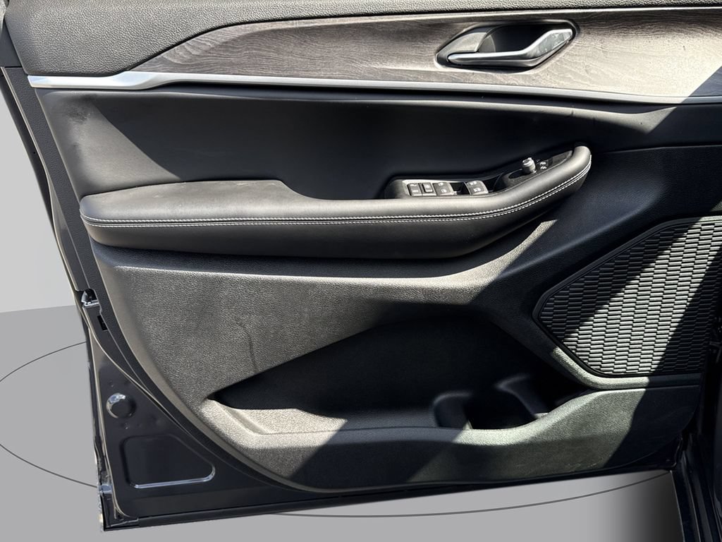 New 2026 Jeep Grand Cherokee Altitude RWD image 14