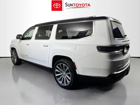 Used 2023 Jeep Grand Wagoneer L Series II AWD/4WD image 6