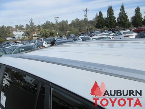 New 2026 Toyota Highlander XLE image 8