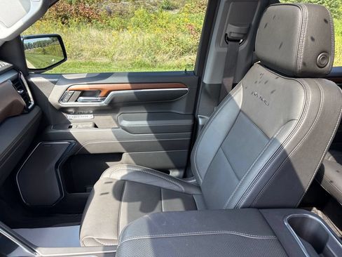 Used 2023 GMC Sierra 1500 Denali w/ Denali Reserve Package AWD/4WD image 16