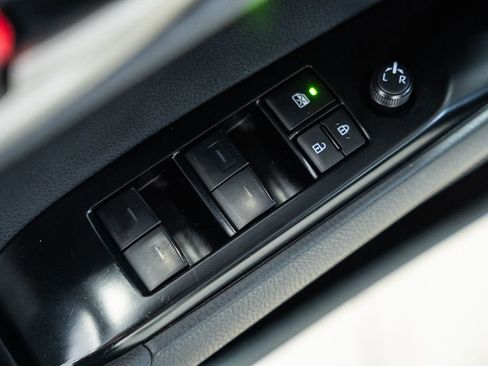 Used 2025 Toyota Camry LE image 32