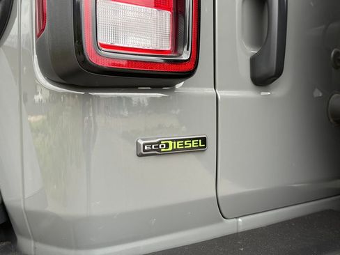 Used 2021 Jeep Wrangler Unlimited Rubicon AWD/4WD image 17