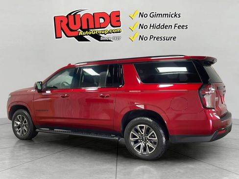 Used 2023 Chevrolet Suburban Z71 w/ Luxury Package AWD/4WD image 4