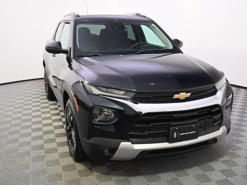 Used 2021 Chevrolet TrailBlazer LT w/ Convenience Package FWD image 9