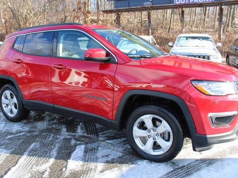 Used 2021 Jeep Compass Latitude image 5