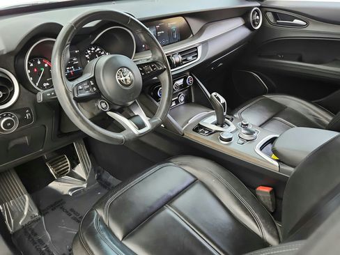 Used 2022 Alfa Romeo Stelvio Ti AWD/4WD image 16