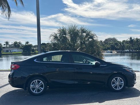 Used 2016 Chevrolet Cruze LT w/ Sun And Sound Package image 6
