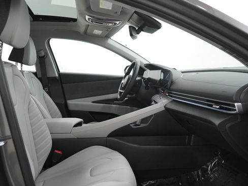 Used 2026 Hyundai Elantra Limited FWD image 11