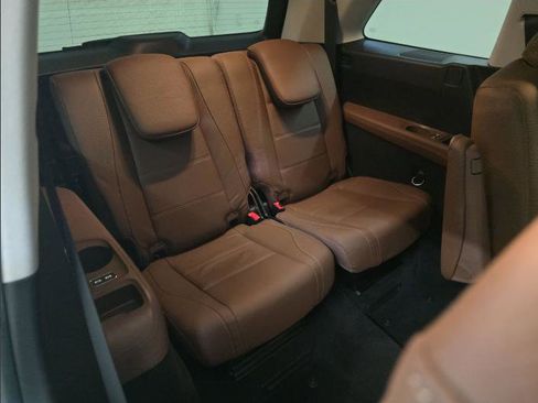 Used 2024 Mercedes-Benz GLS 450 4MATIC w/ Pinnacle Trim Package image 3