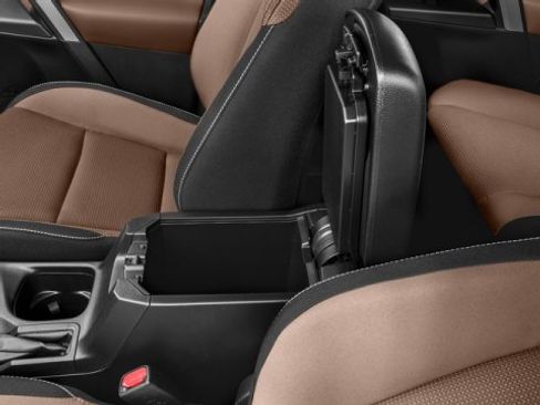 Used 2017 Toyota RAV4 XLE image 18