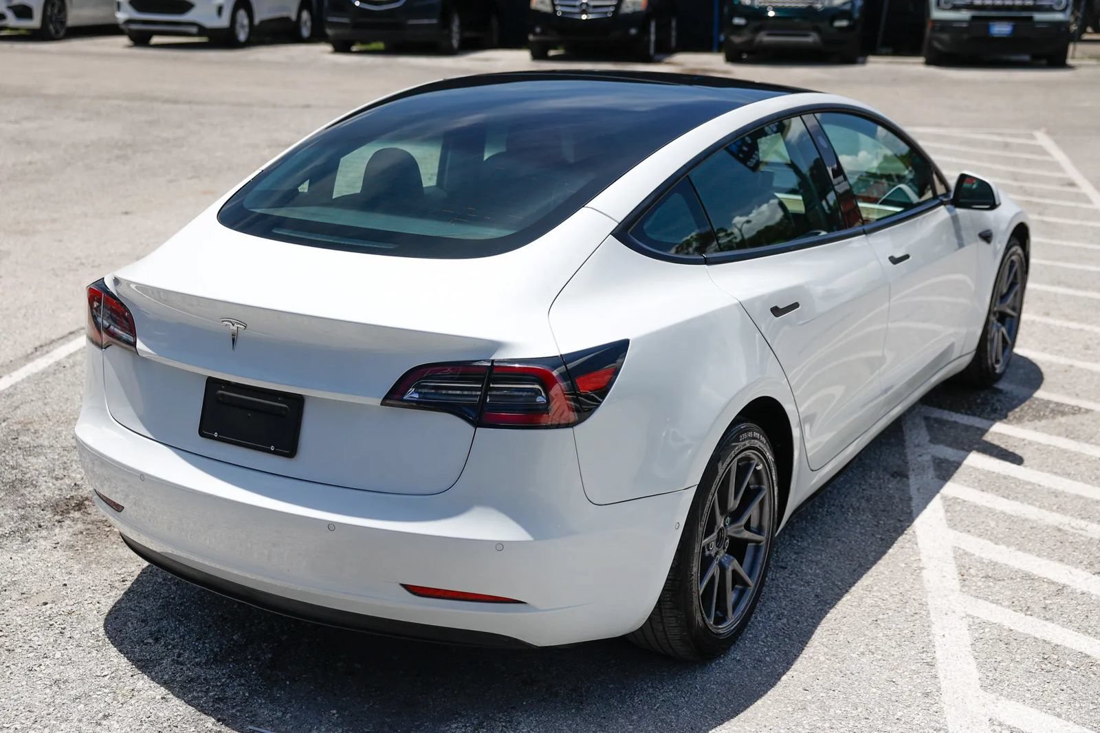 Used 2021 Tesla Model 3 Standard Range Plus RWD image 7