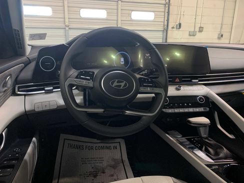 New 2026 Hyundai Elantra Limited image 4