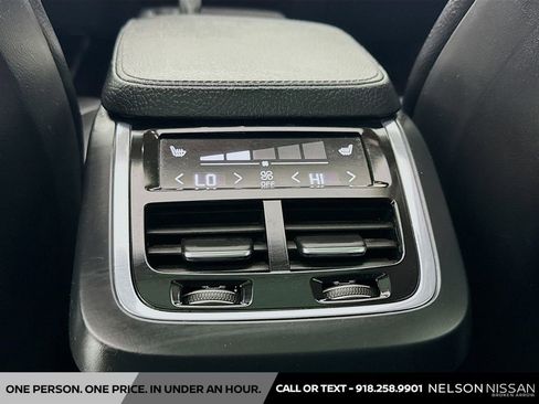 Used 2017 Volvo XC90 T6 Momentum w/ Vision Package image 26