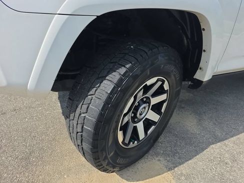 Used 2019 Toyota 4Runner TRD Off-Road AWD/4WD image 32