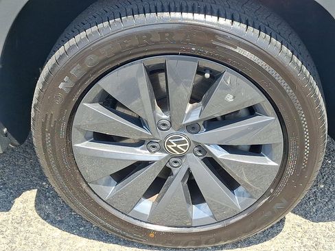 Used 2022 Volkswagen Taos S FWD image 9