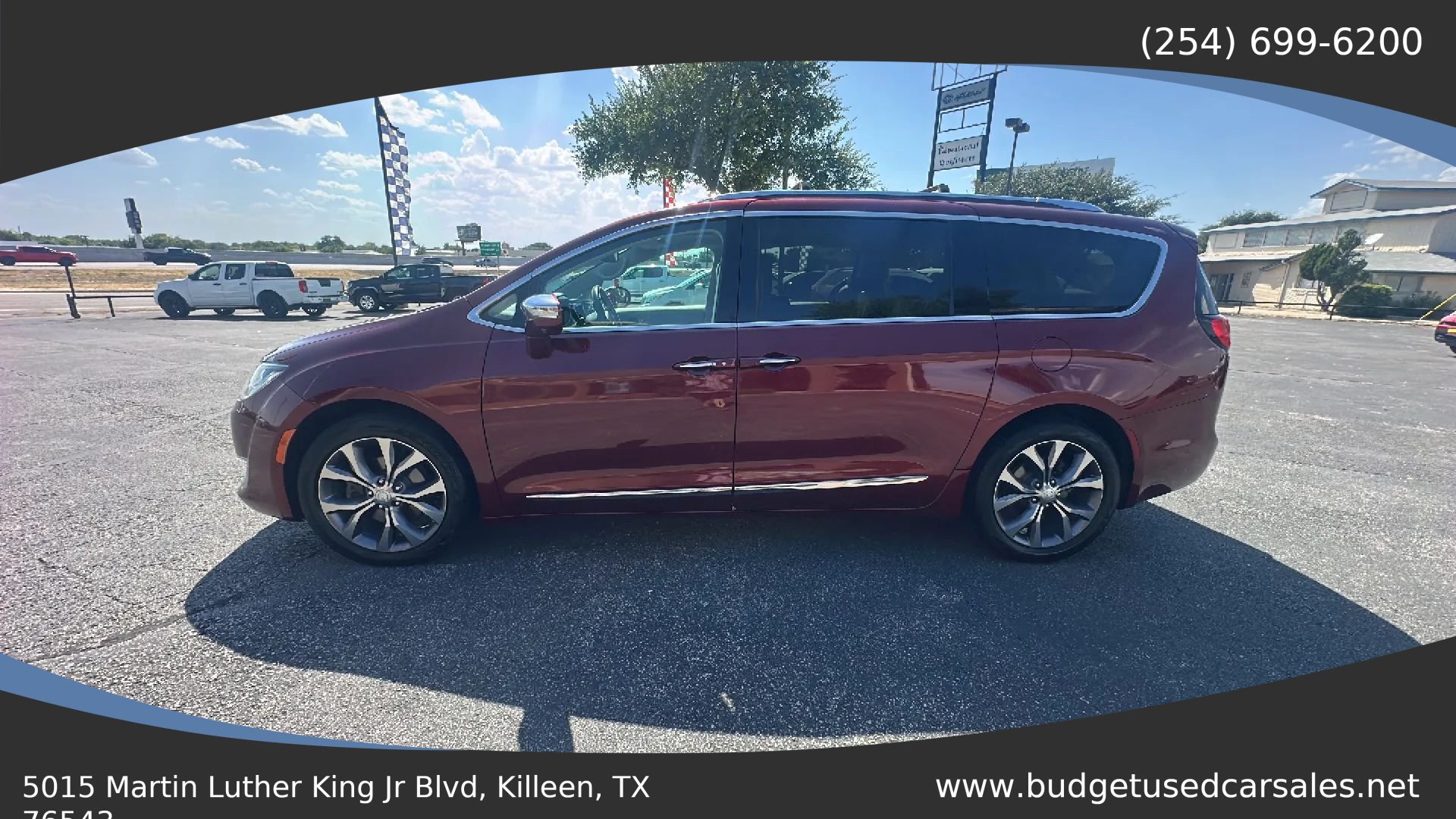 Used 2018 Chrysler Pacifica Limited w/ Tire & Wheel Group FWD image 3