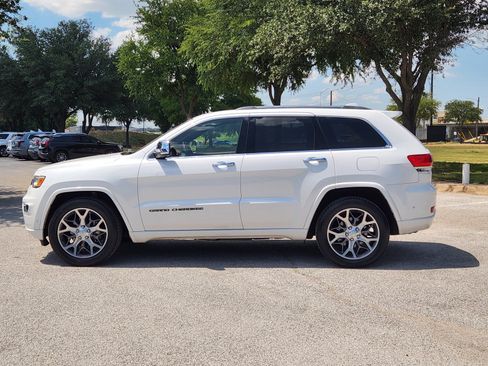 Used 2020 Jeep Grand Cherokee Overland RWD image 3