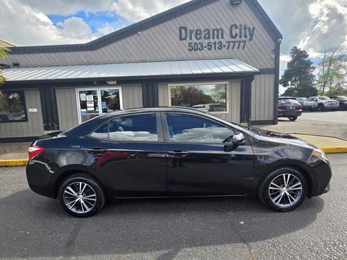Used 2016 Toyota Corolla LE FWD image 4
