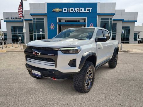 Used 2023 Chevrolet Colorado ZR2 w/ ZR2 Convenience Package III image 1