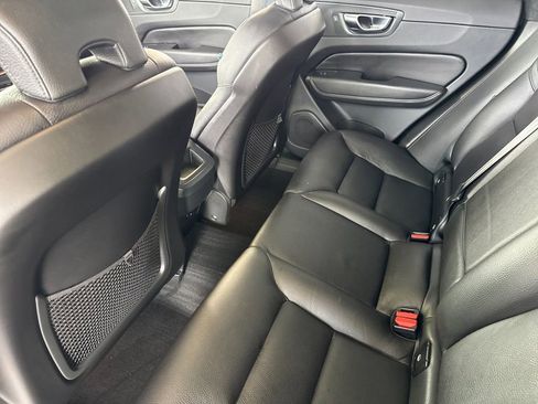Certified 2023 Volvo XC60 B5 Plus w/ Protection Package Premier AWD/4WD image 11