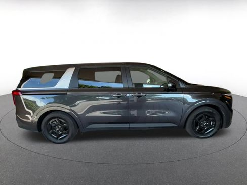 Used 2026 Kia Carnival FWD image 13