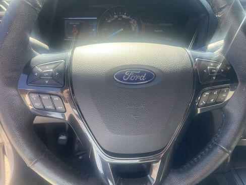Used 2018 Ford Explorer XLT w/ Equipment Group 201A image 19