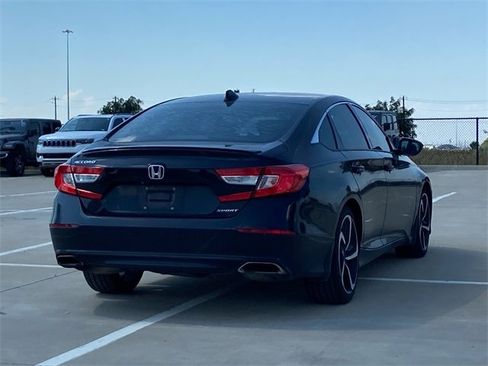 Used 2018 Honda Accord Sport image 7