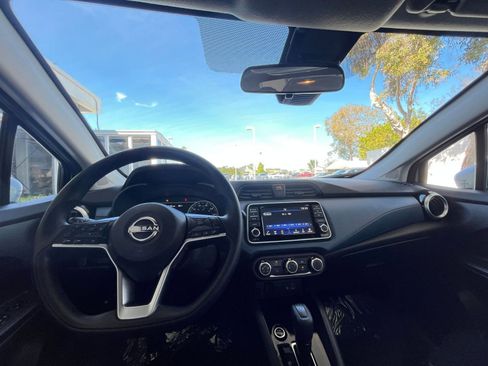 Used 2025 Nissan Versa SV w/ Trunk Package image 33