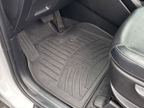 Used 2023 Kia Telluride LX image 17