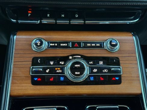 Used 2020 Lincoln Aviator Reserve w/ Equipment Group 202A image 31