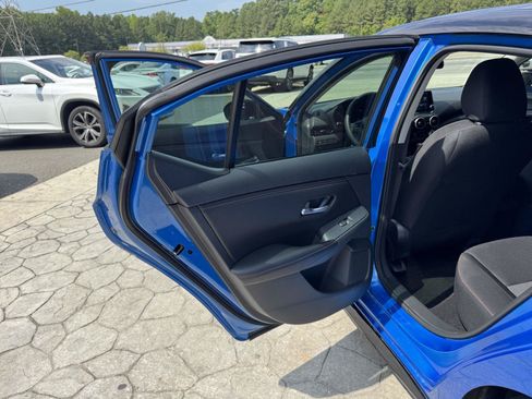 Used 2025 Nissan Sentra SR w/ Midnight Edition FWD image 7