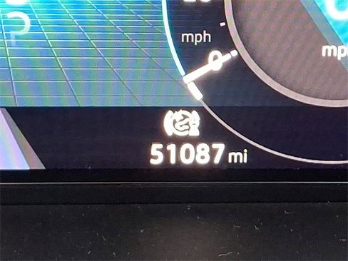 Used 2024 Volkswagen Atlas Cross Sport SE w/ Panoramic Sunroof Package image 21