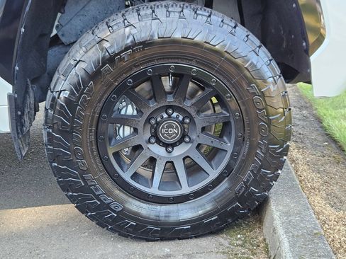 Used 2024 Toyota Tundra 1794 Edition w/ TRD Off-Road Package AWD/4WD image 32