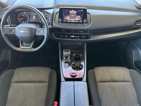 Used 2025 Nissan Rogue SV image 15