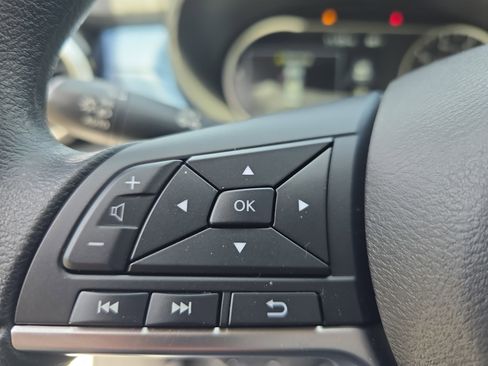 Used 2025 Nissan Versa SV w/ Trunk Package image 15