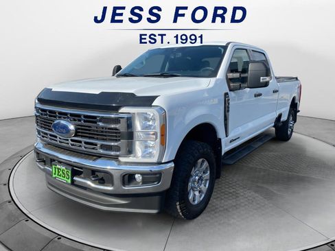 Used 2023 Ford F350 XLT w/ Camper Package image 3