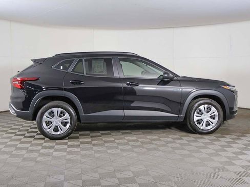 Used 2025 Chevrolet Trax LT w/ Driver Confidence Package FWD image 15