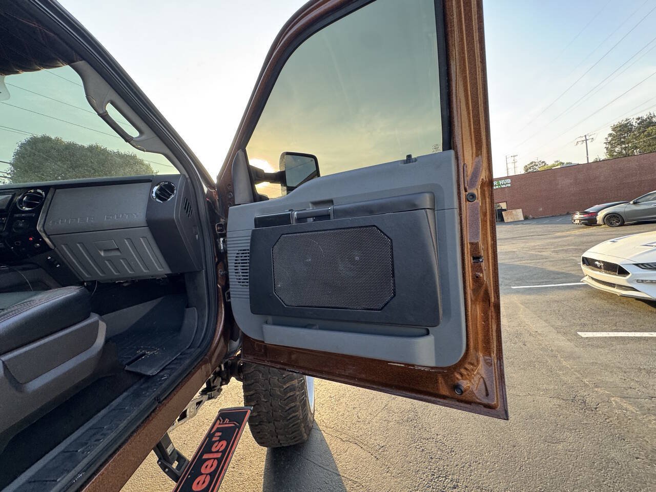 Used 2014 Ford F250 XLT w/ XLT Value Package AWD/4WD image 16
