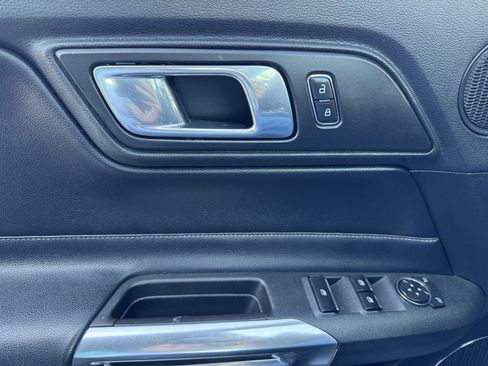 Used 2018 Ford Mustang Premium image 12