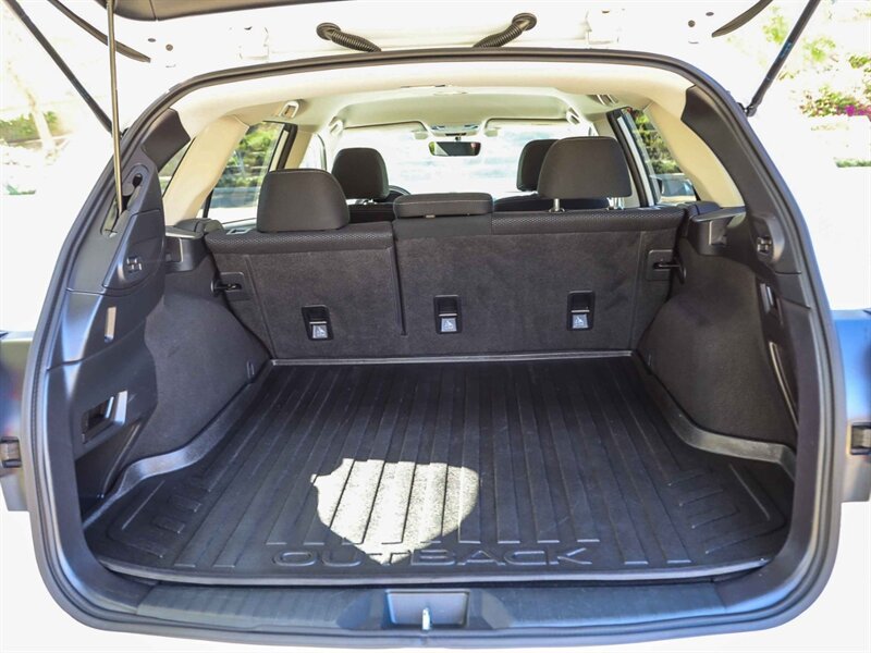 Used 2017 Subaru Outback 2.5i Premium AWD/4WD image 28